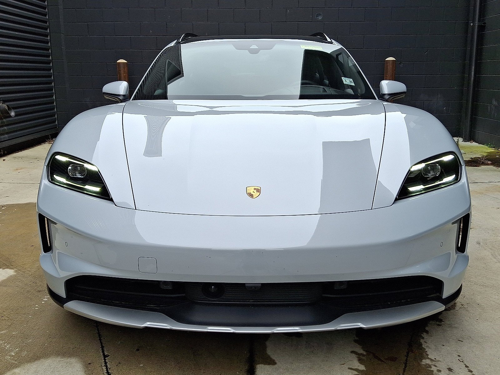 2025 Porsche Taycan Base - Photo 10