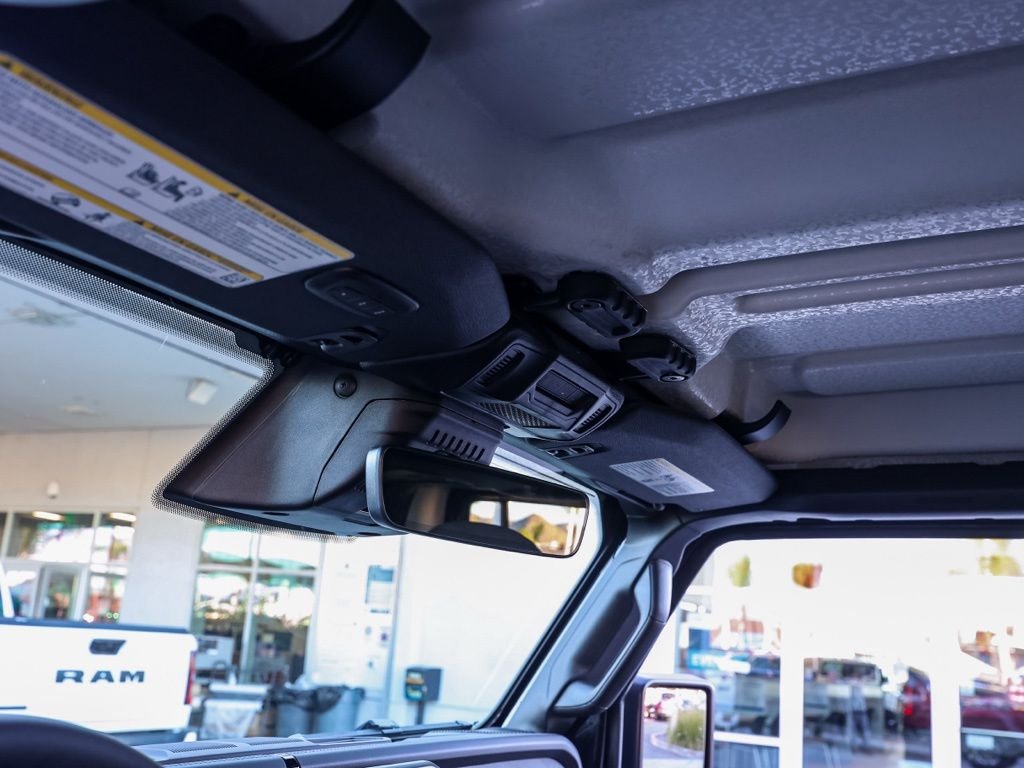 New 2026 Black Clear-Coat Exterior Paint Jeep Rubicon image 12