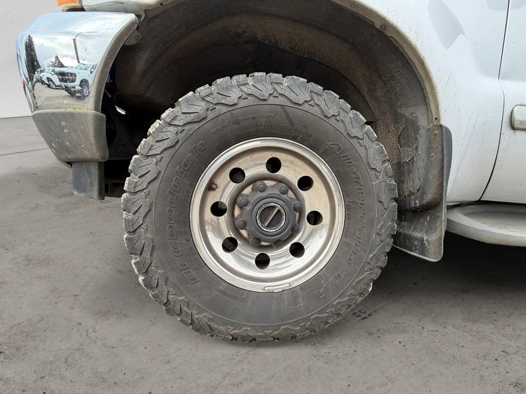 Used 2002 White Ford XLT image 9
