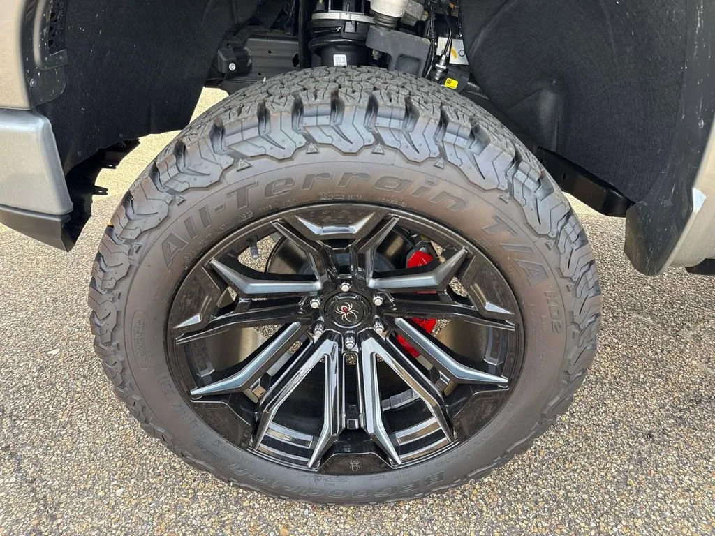 2025 GMC Sierra 1500 AT4 - Photo 7