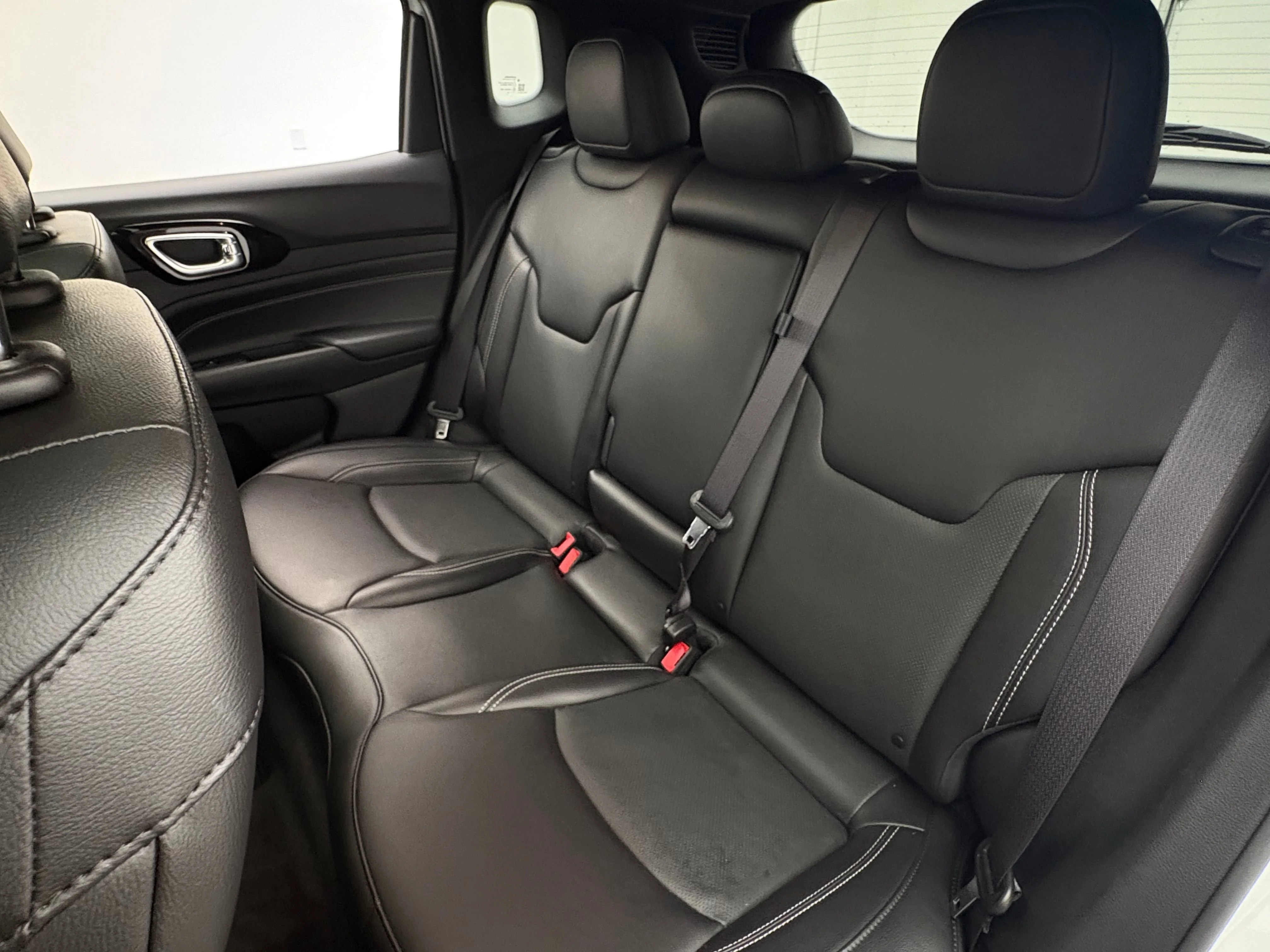 Used 2023 White Jeep High Altitude image 37