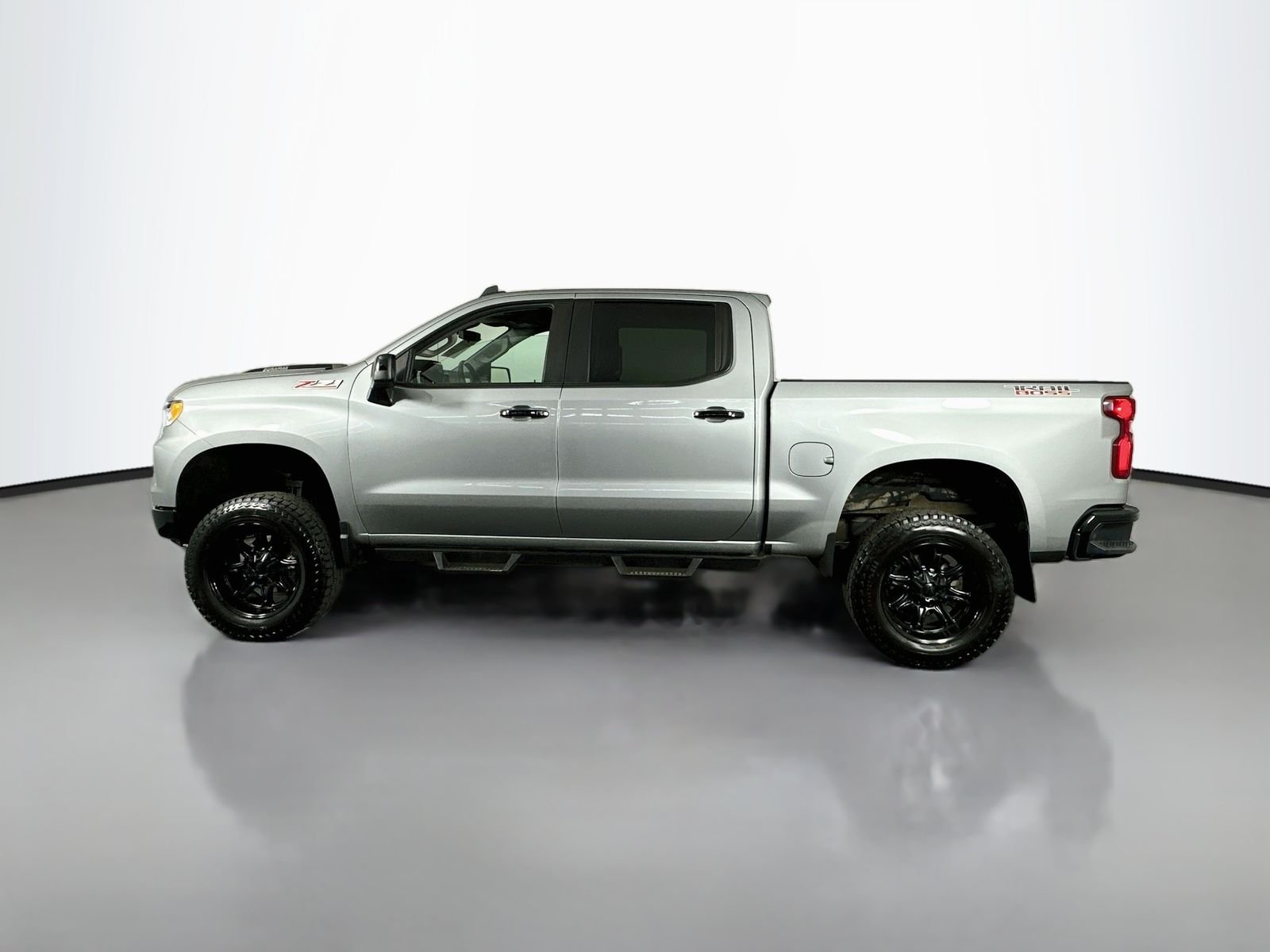 Used 2024 Sterling Gray Metallic Chevrolet LT Trail Boss image 4