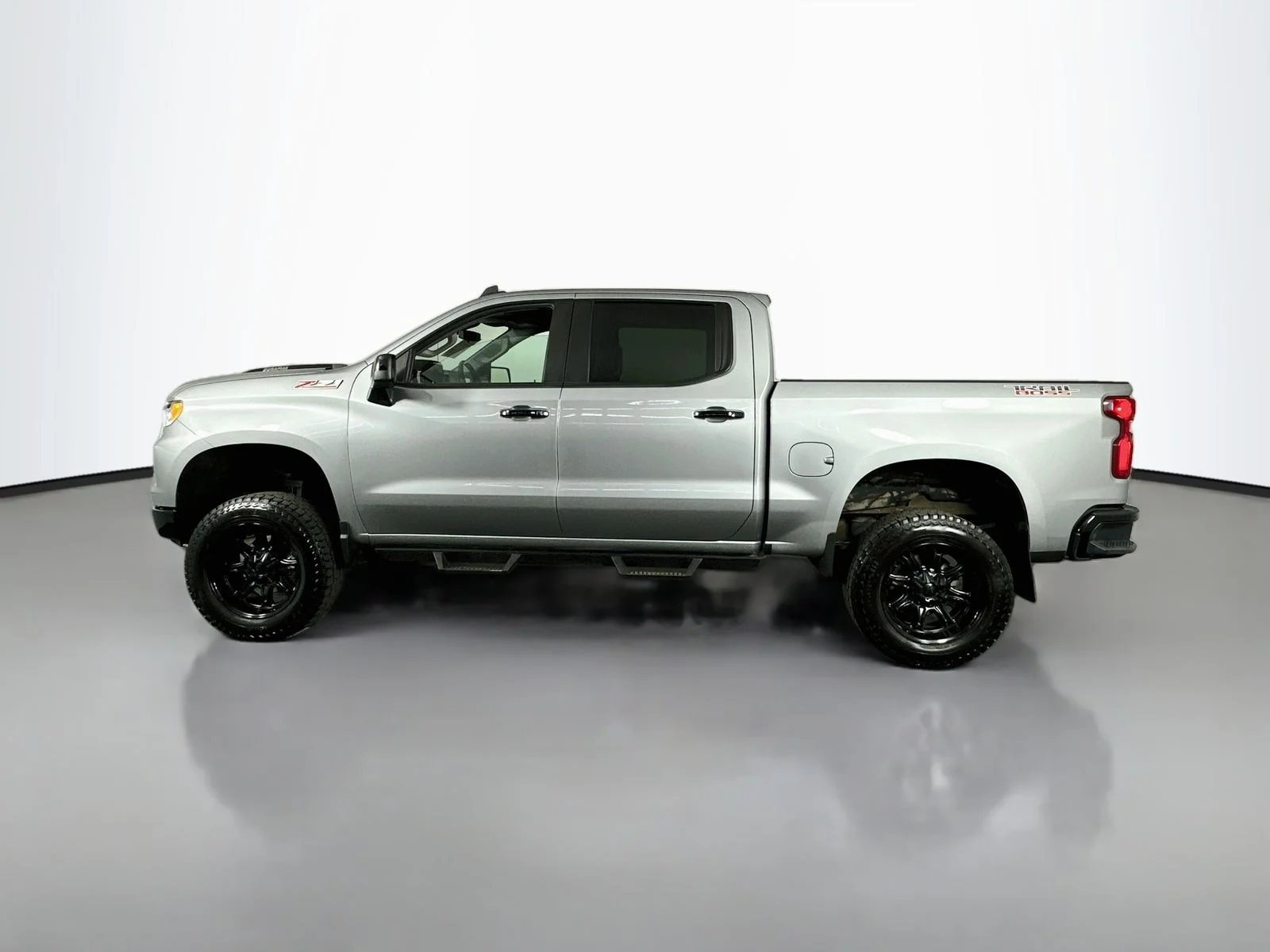 Used 2024 Sterling Gray Metallic Chevrolet LT Trail Boss image 4