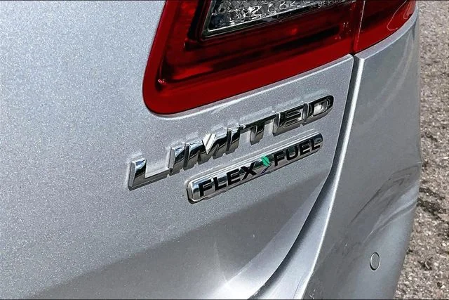 Used 2013 Silver Ford Limited image 8