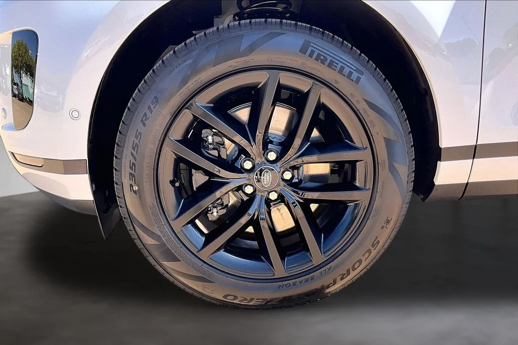 New 2026 White Land Rover S image 12