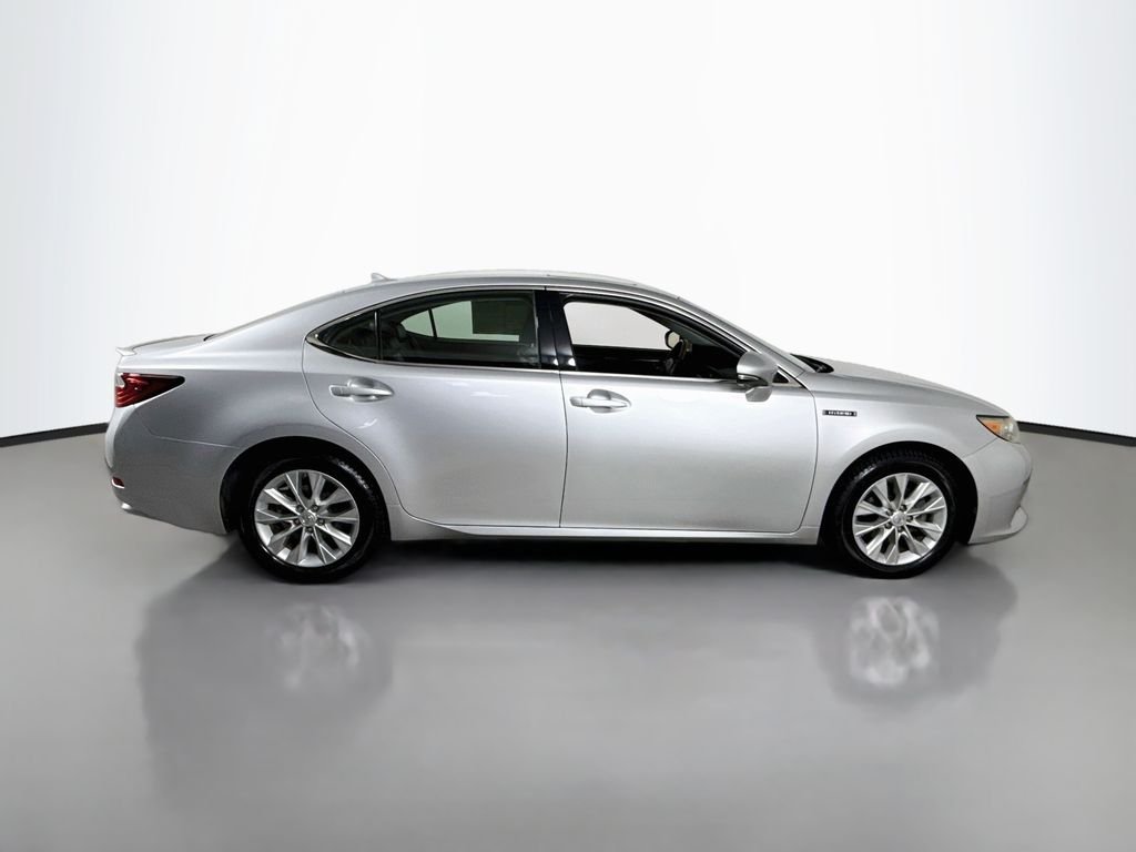 Used 2013 Silver Lining Metallic Lexus Hybrid image 13