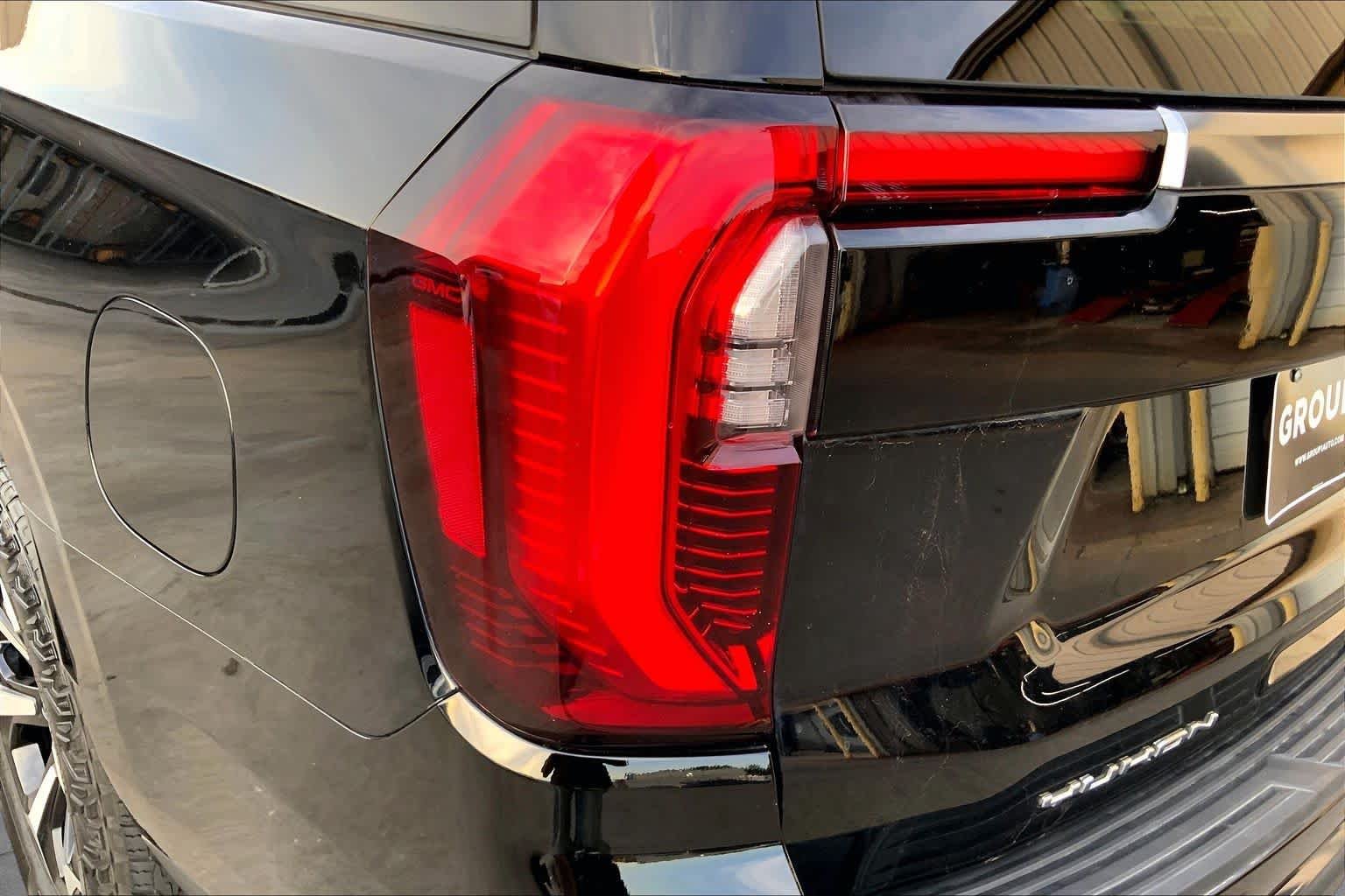 Used 2025 Onyx Black GMC AT4 image 26