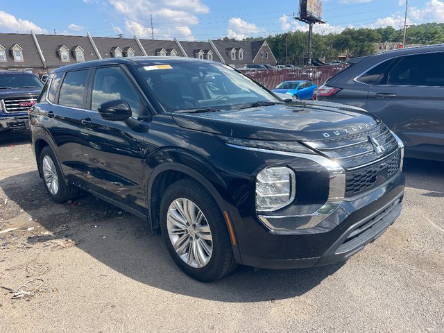 Pre-Owned 2023 Mitsubishi Outlander ES FWD Sport Utility