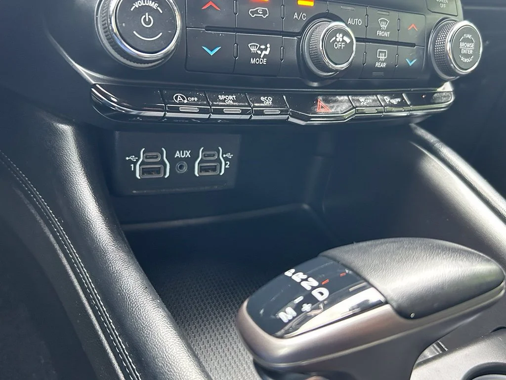 Used 2022 Gray Dodge SXT image 20