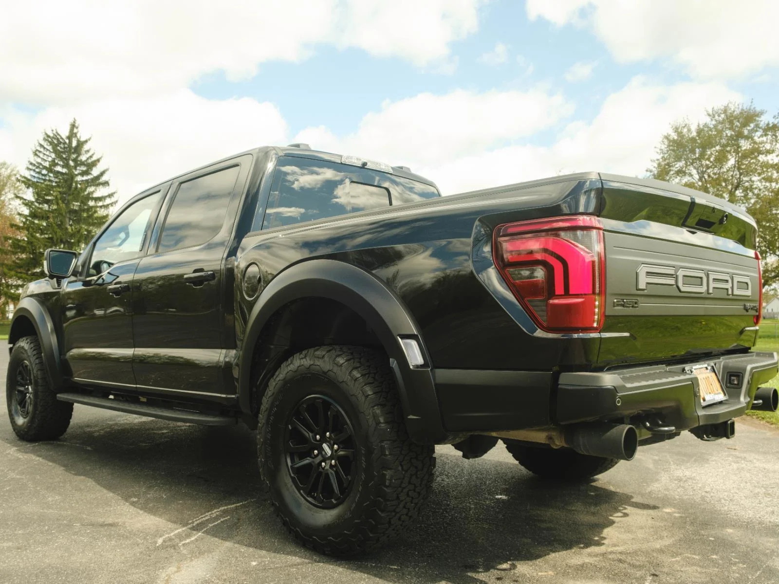 Certified Used 2025 Agate Black Metallic Ford Raptor image 8