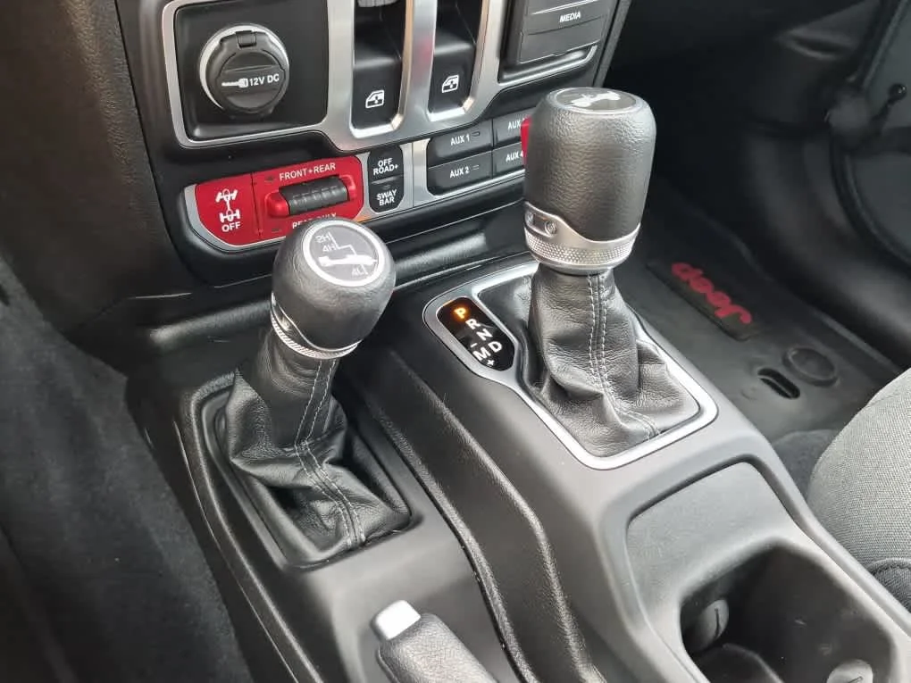 Used 2024 Anvil Clear Coat Jeep Rubicon image 10