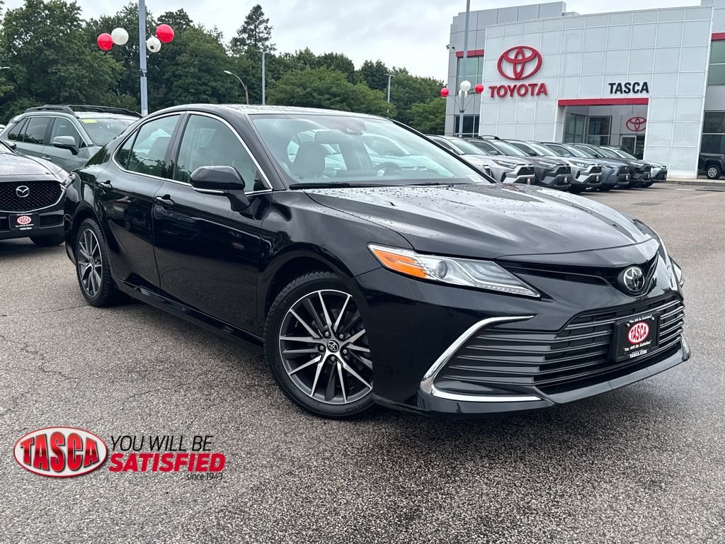 Used 2022 Black Toyota XLE image 1