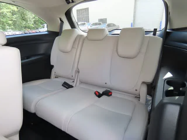 New 2026 Platinum White Pearl Honda EX-L image 14
