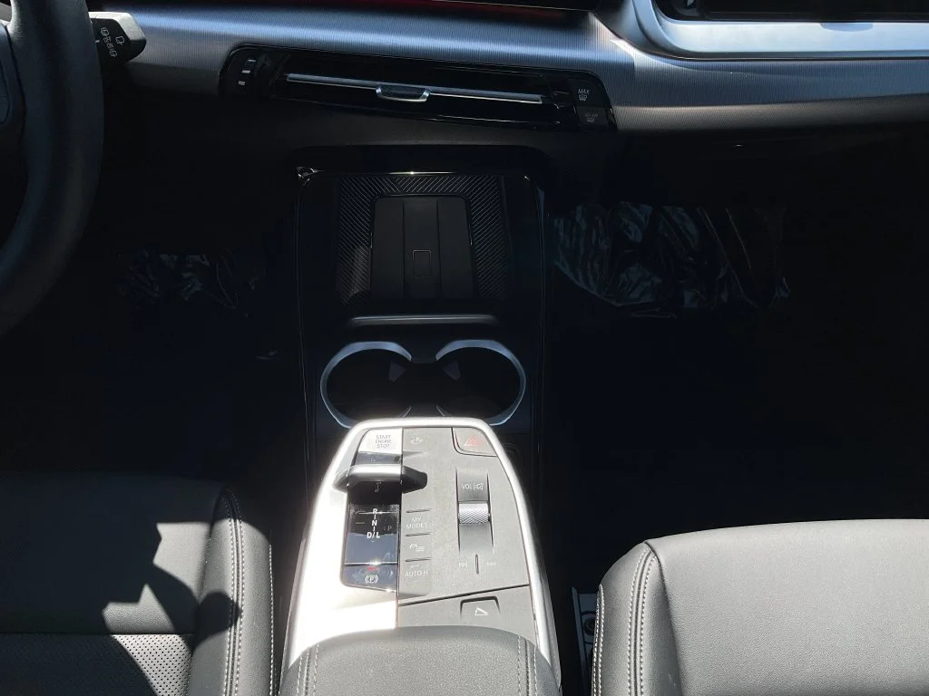Used 2025 Green BMW xDrive28i image 29
