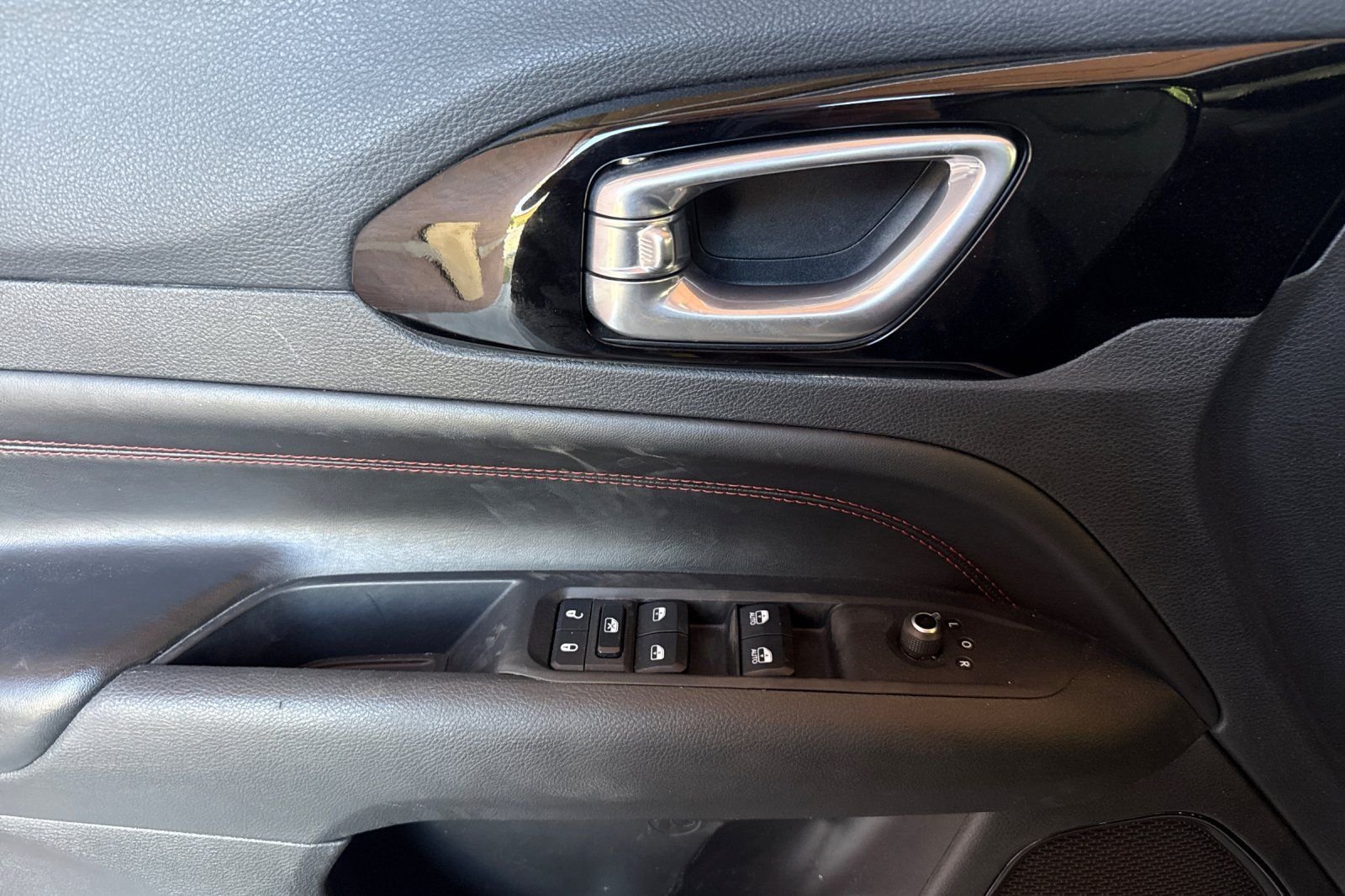 2025 Jeep Compass Trailhawk - Photo 12
