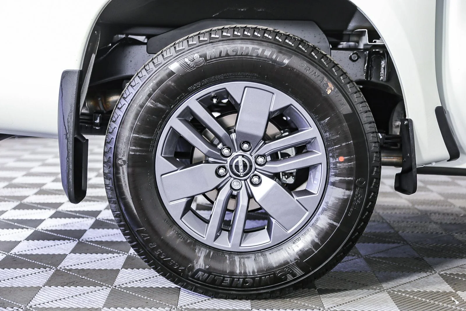 2025 Nissan Frontier SV - Photo 10