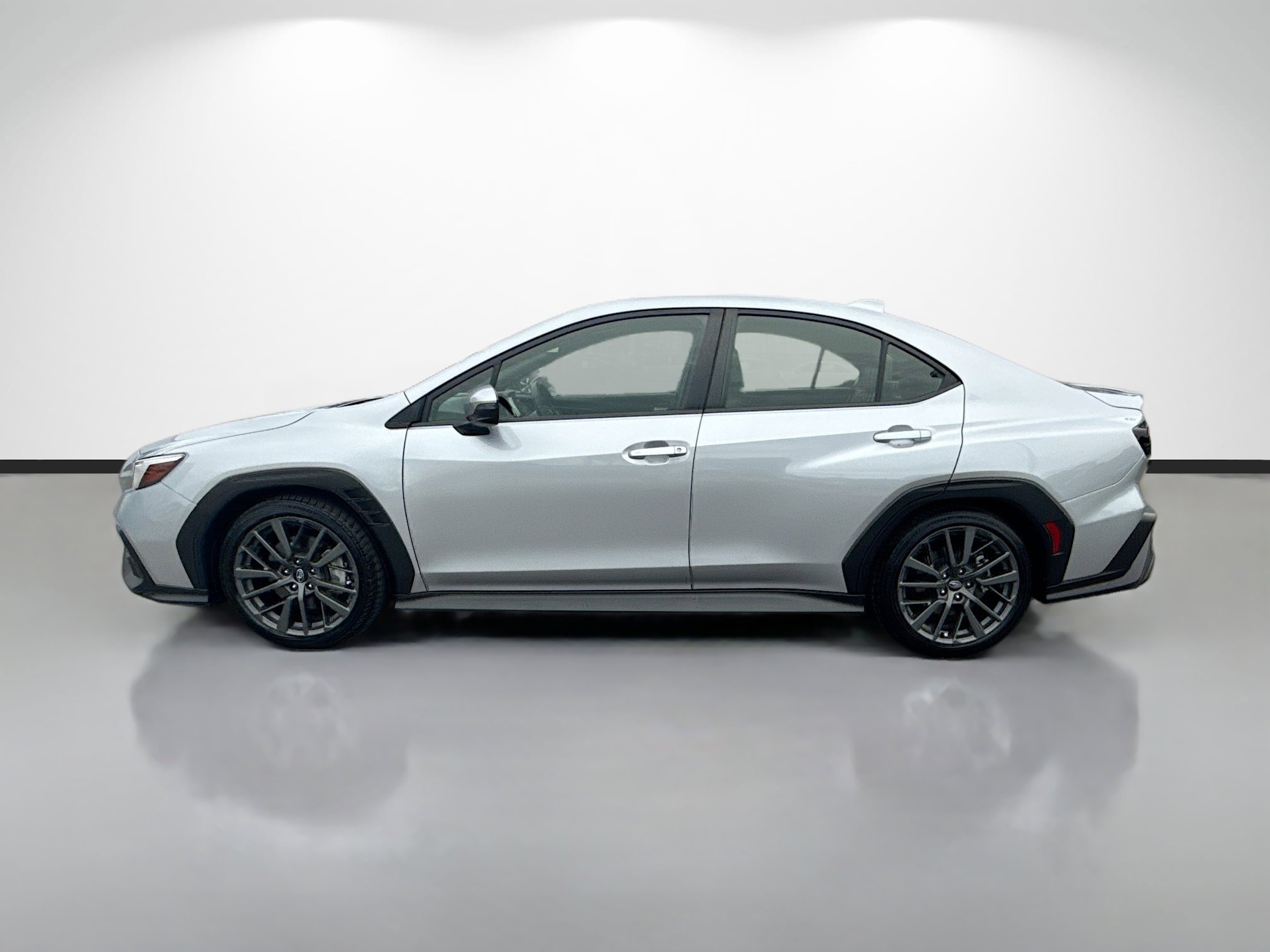 Certified Used 2022 Ice Silver Metallic Subaru GT image 6