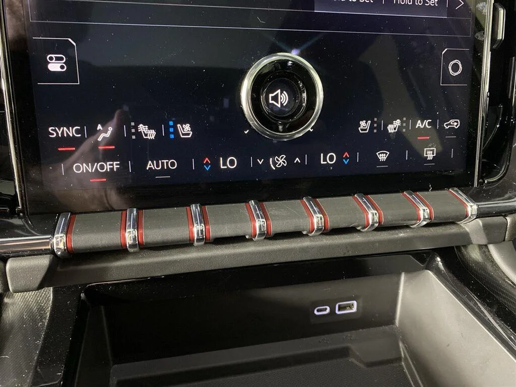 Used 2025 Onyx Black GMC AT4 image 23
