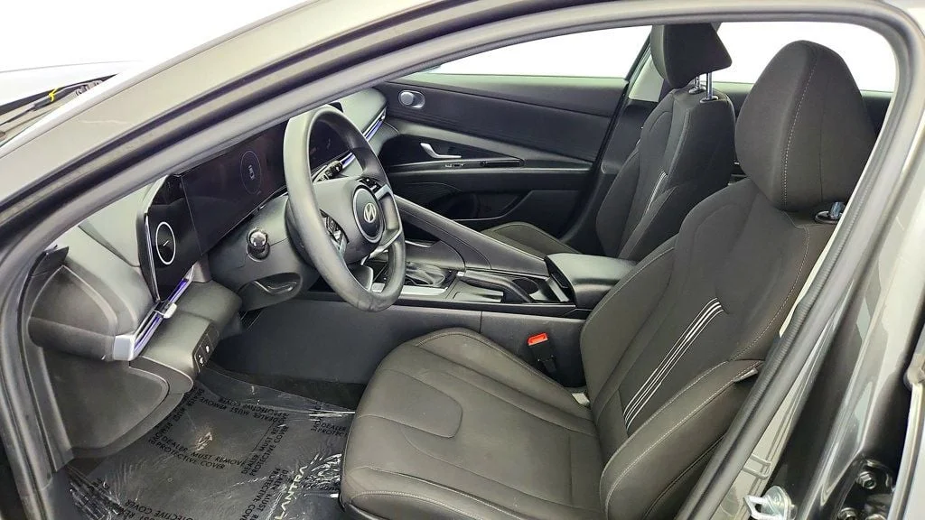 Used 2024 Amazon Gray Hyundai SEL IVT image 19