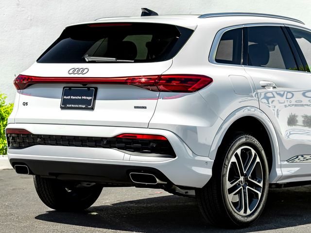 Used 2025 Glacier White Audi  image 8