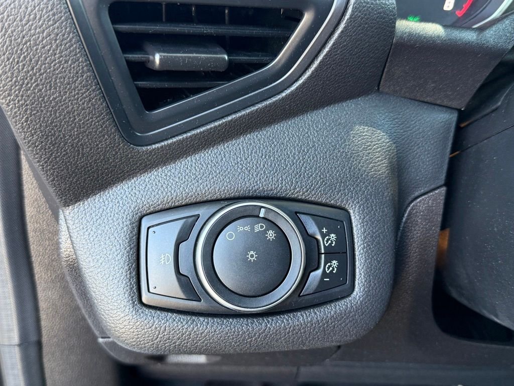 Used 2015 Ingot Silver Ford SE image 24
