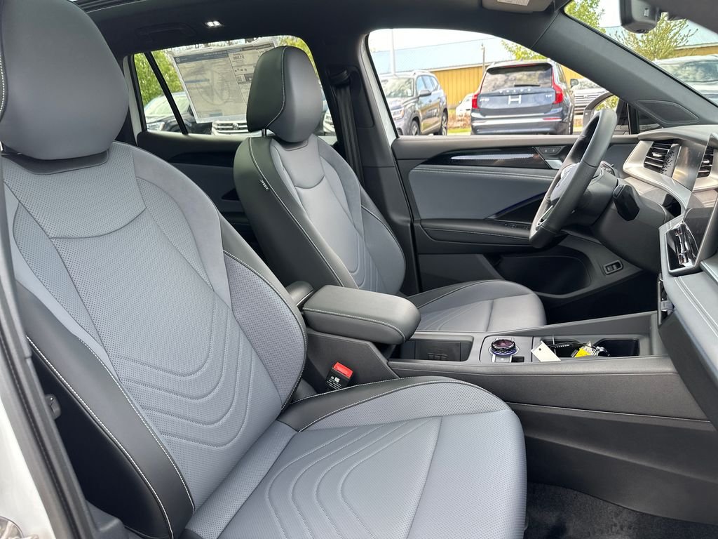 New 2026 White/off-white Volkswagen 2.0T SE R-Line Black image 17