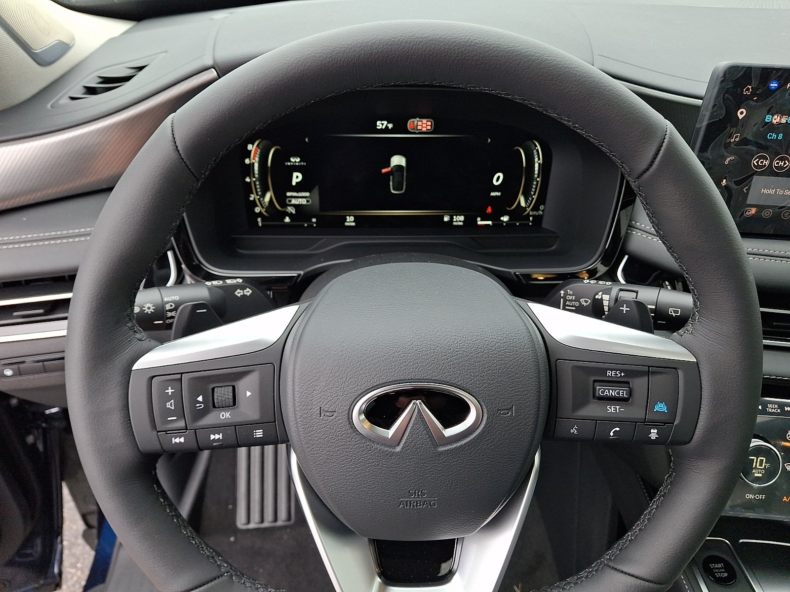 New 2027 GRAND BLUE INFINITI Luxe AWD image 9