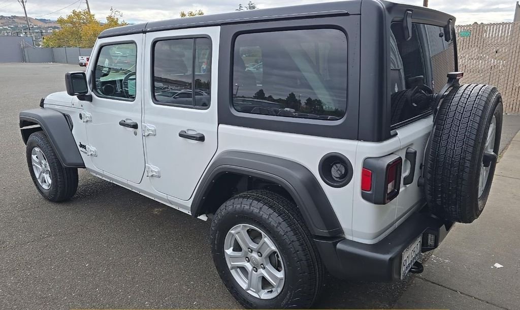 Used 2022 White Jeep Unlimited Sport S image 4
