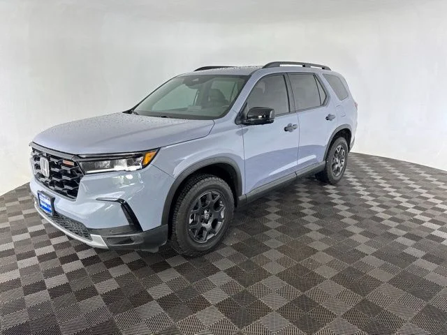Used 2025 Green Honda TrailSport image 3