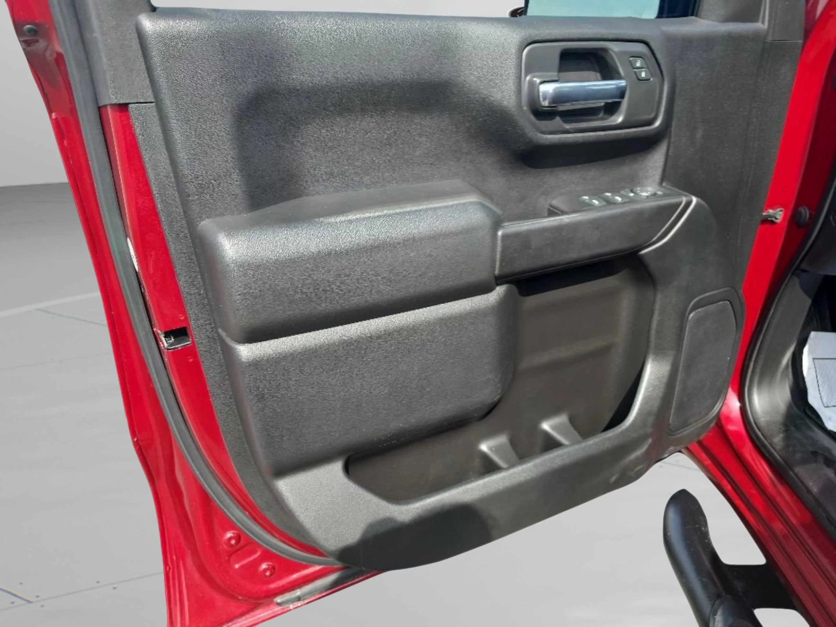 Used 2020 Cajun Red Tintcoat Chevrolet Custom image 11