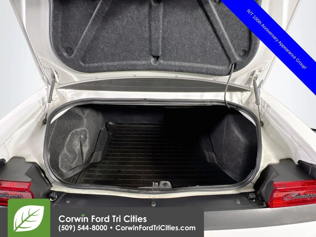 Used 2014 Bright White Clearcoat Dodge R/T image 14