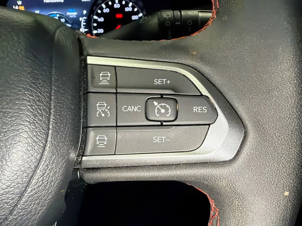 Certified Used 2025 Red Hot Pearlcoat Jeep Trailhawk image 30