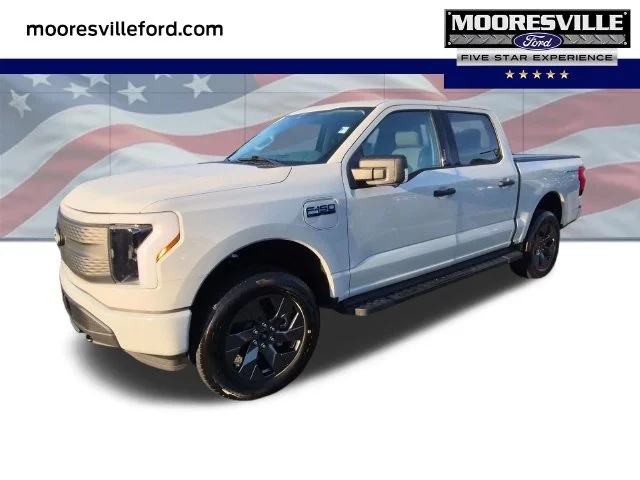 Used 2024 White Ford XLT image 1