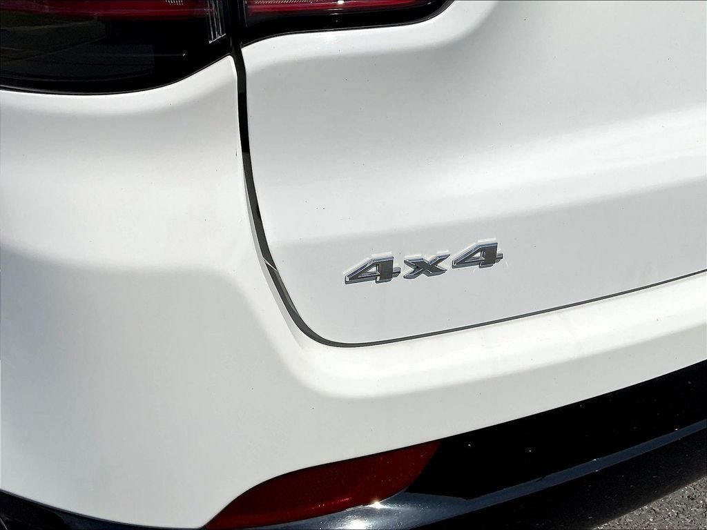 Used 2022 White Jeep Limited image 24