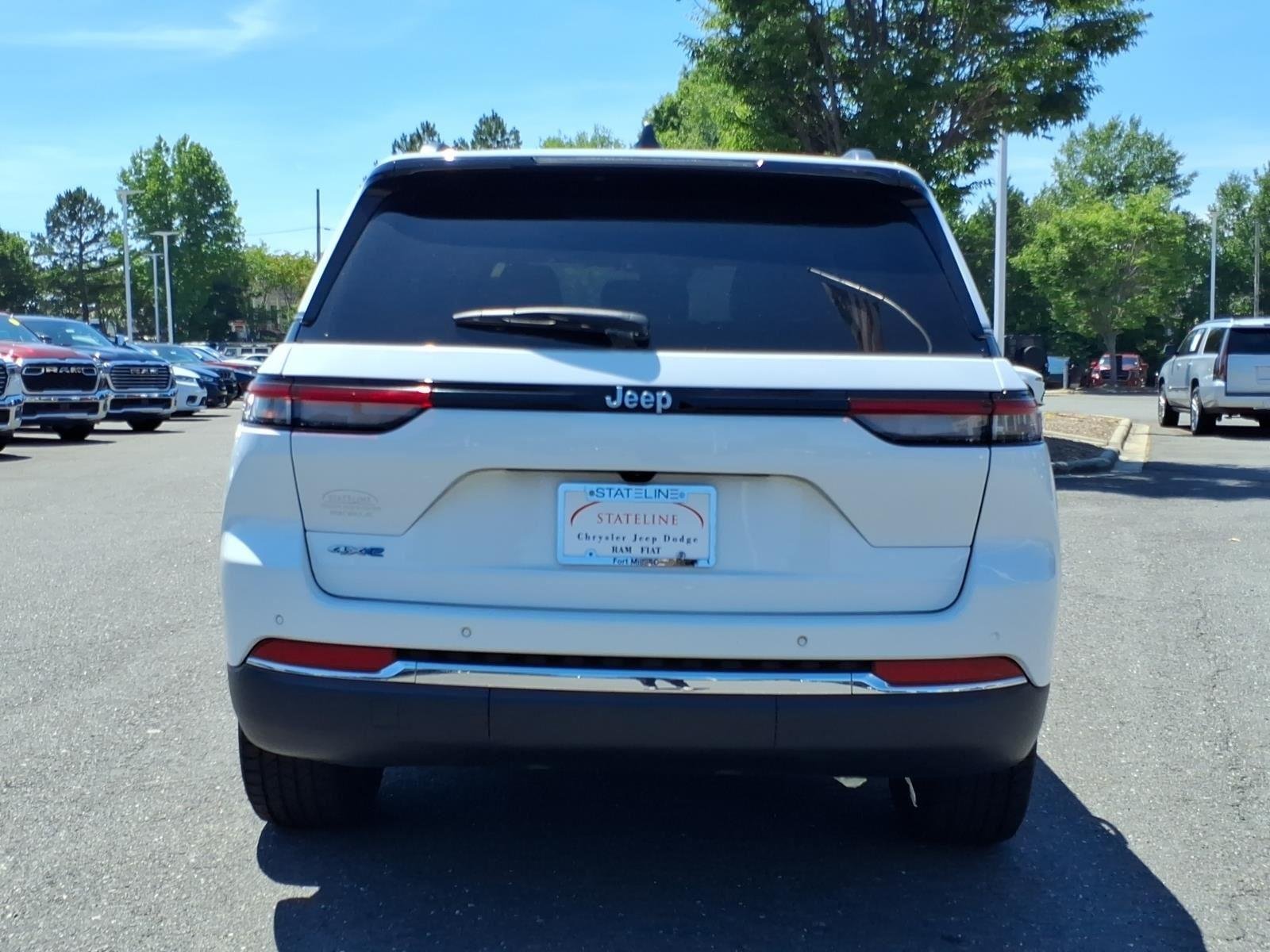 Certified Used 2024 Bright White Clearcoat Jeep LIMI image 17