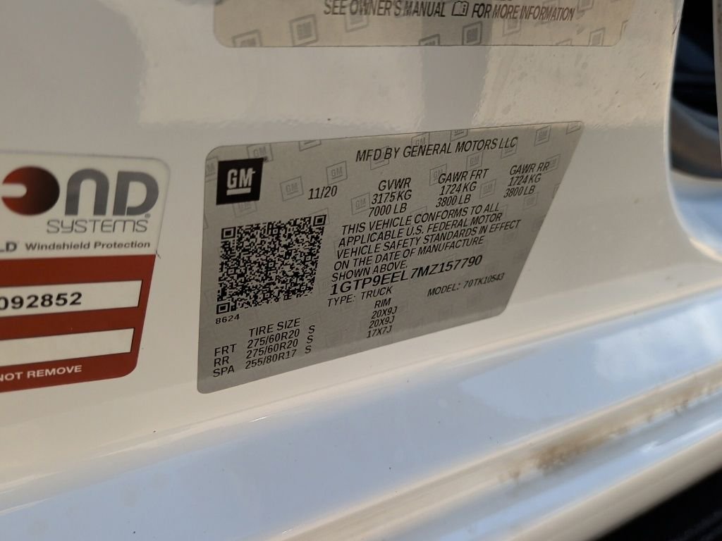 Used 2021 White GMC AT4 image 57