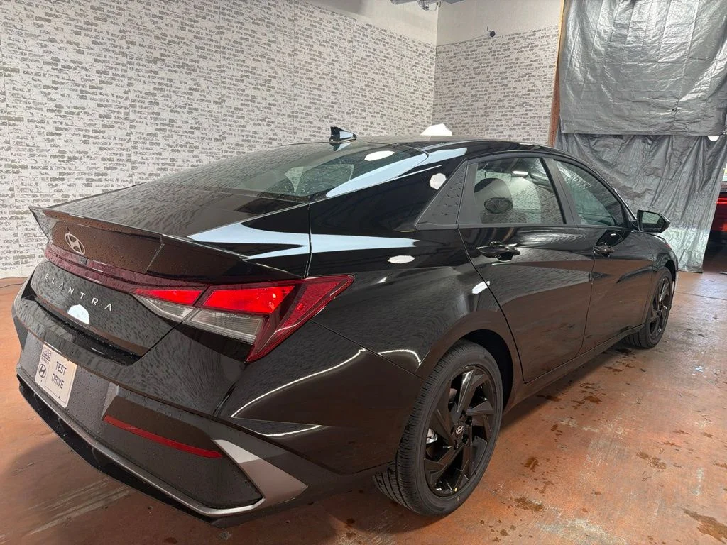 New 2026 Abyss Black Hyundai SEL Sport image 7
