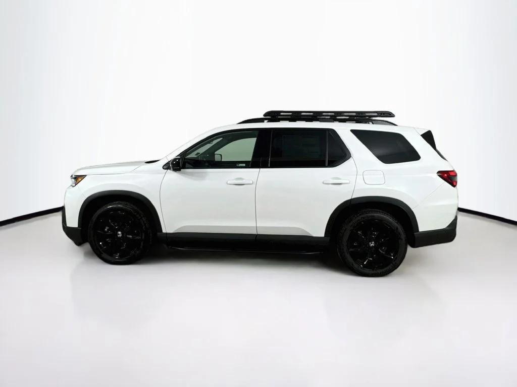 New 2026 Platinum White Pearl Honda Black Edition image 4