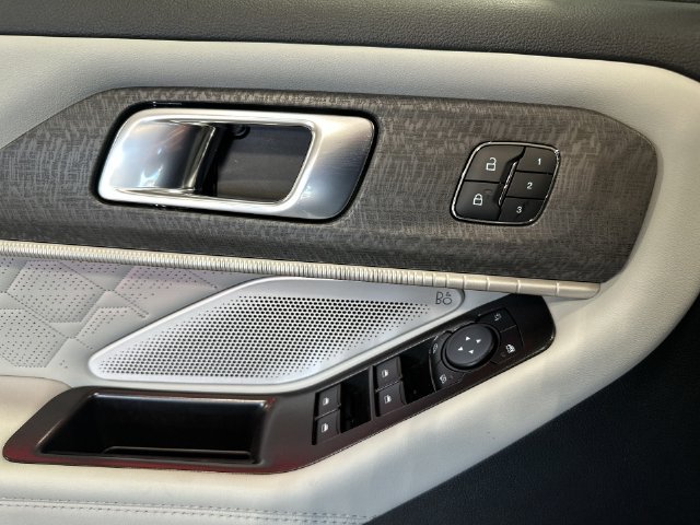 New 2027 Carbonized Gray Metallic Ford Platinum™ image 19