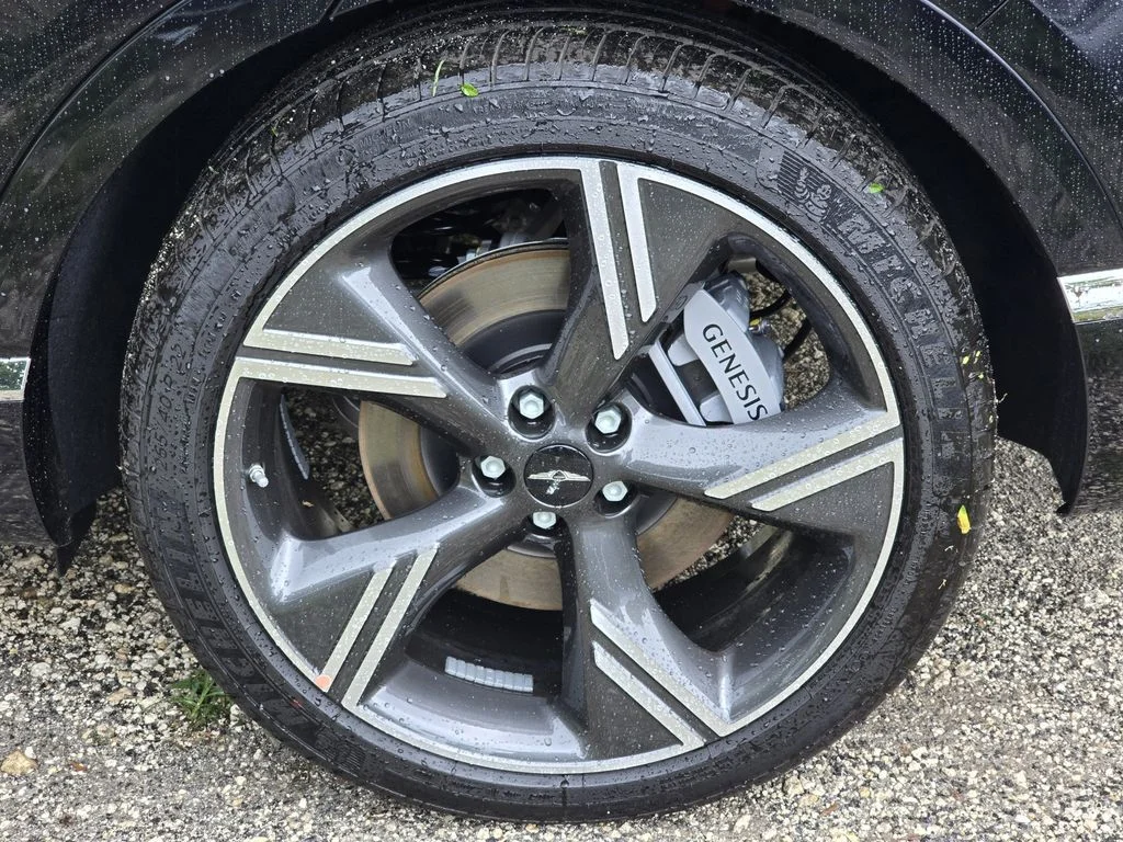 New 2026 Black Genesis 2.5T Prestige image 5
