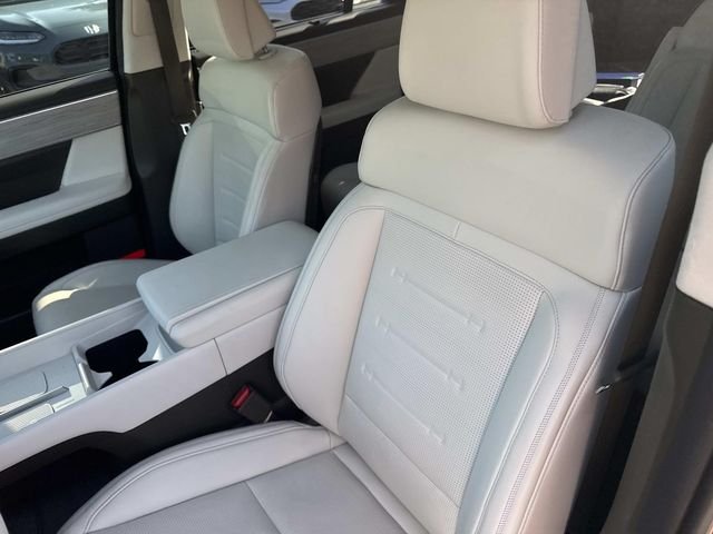Used 2025 Black Hyundai Calligraphy image 20
