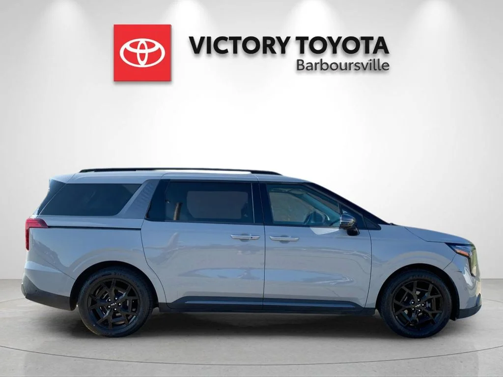 Used 2025 White Kia SX image 6