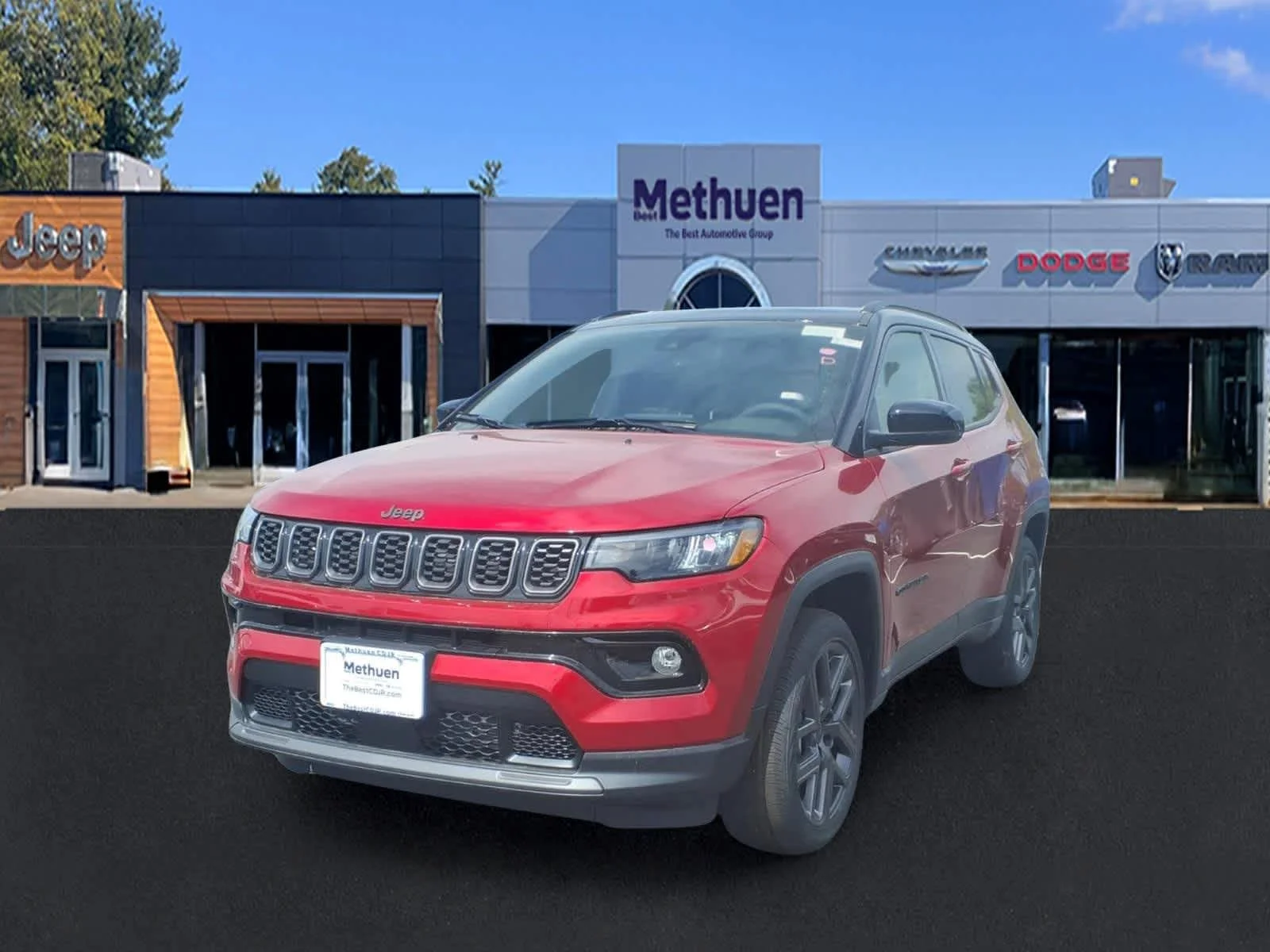 New 2026 Red Hot Pearl-Coat Exterior Paint Jeep Limited Altitude image 3