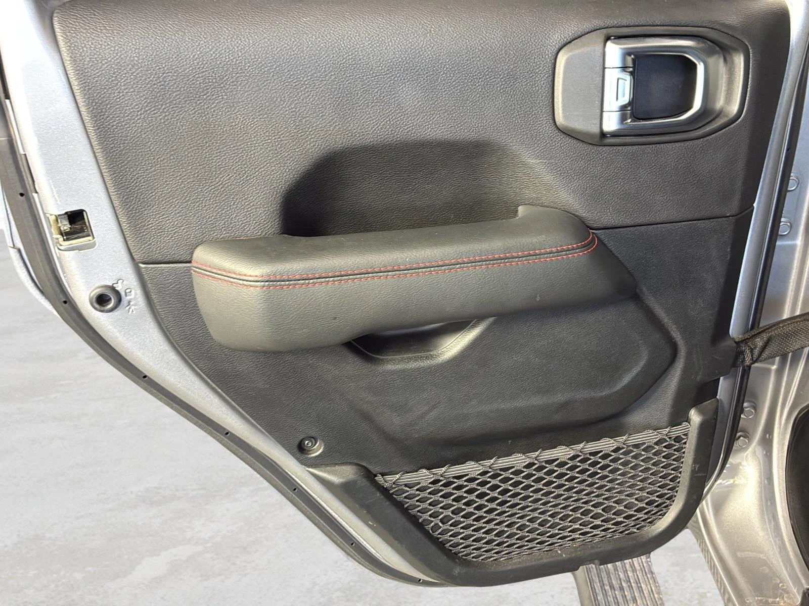 Used 2020 Billet Silver Metallic Clearcoat Jeep Rubicon image 24
