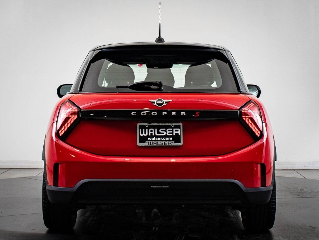 Used 2026 Chili Red MINI Signature image 10
