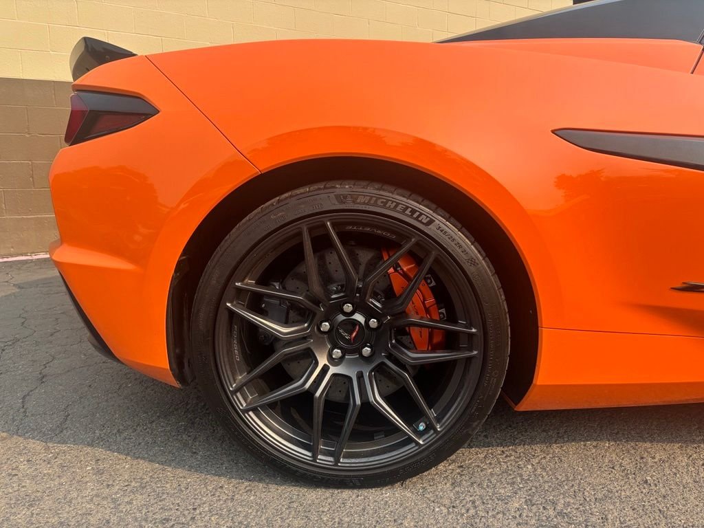 Used 2023 Orange Chevrolet Z06 image 4