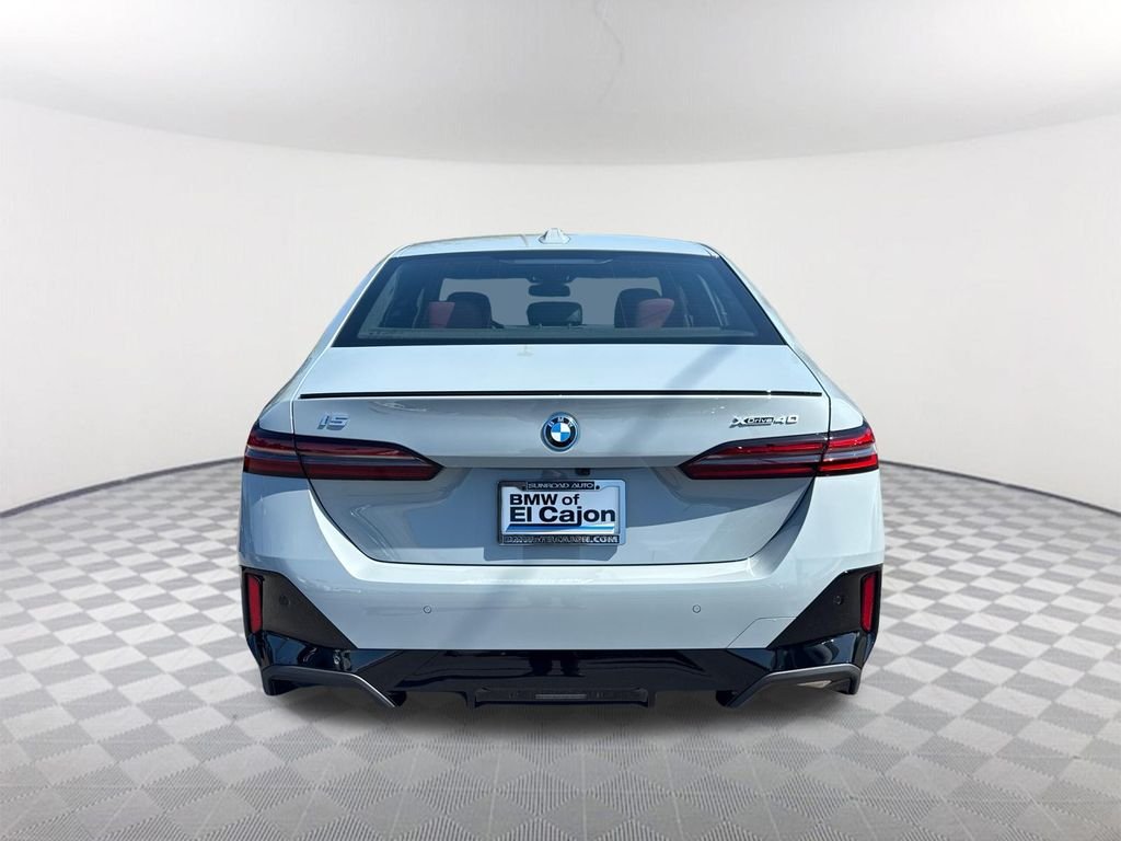 New 2027 Gray BMW xDrive40 image 5