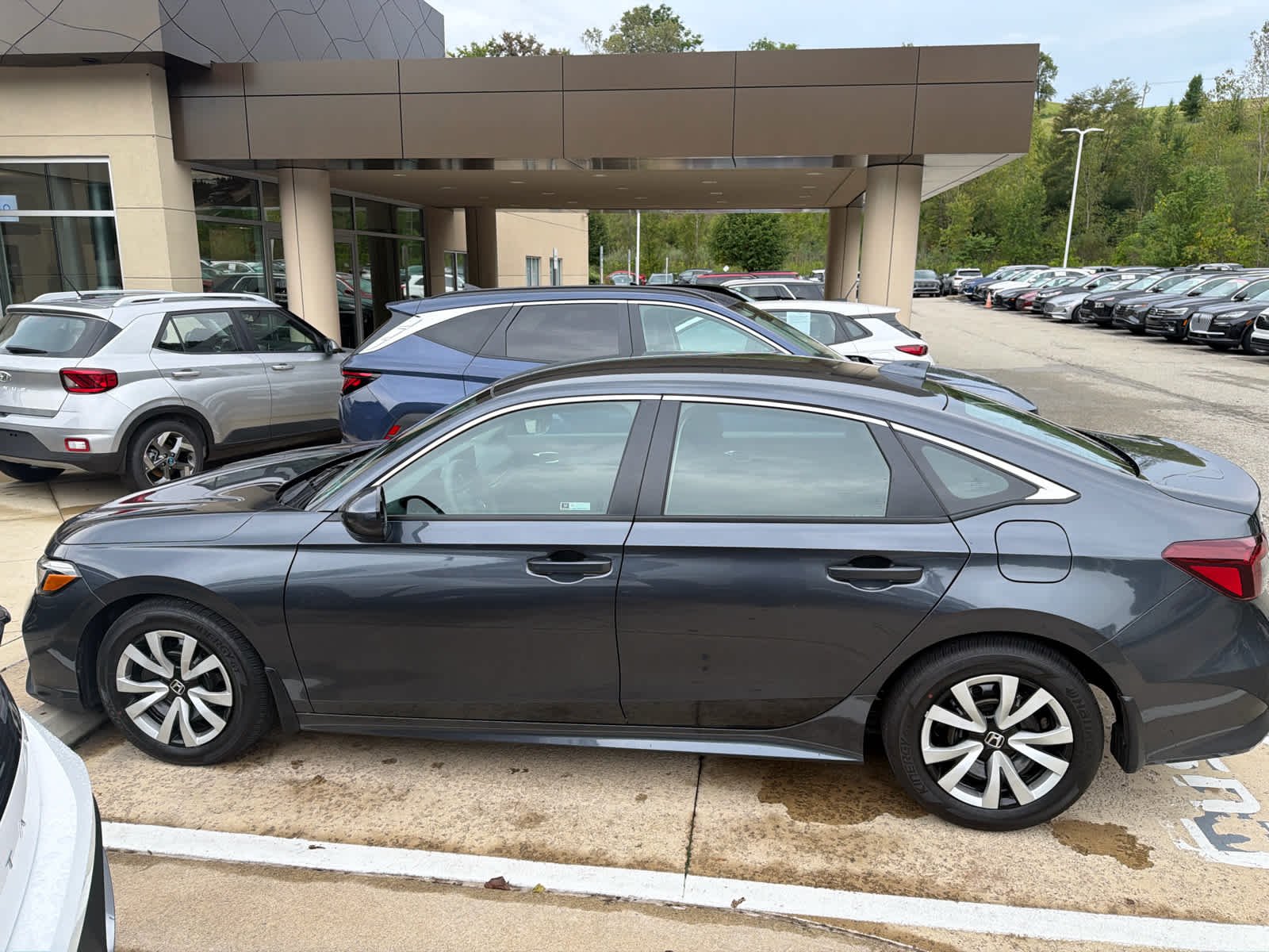 Used 2026 Meteorite Gray Metallic Honda LX image 3