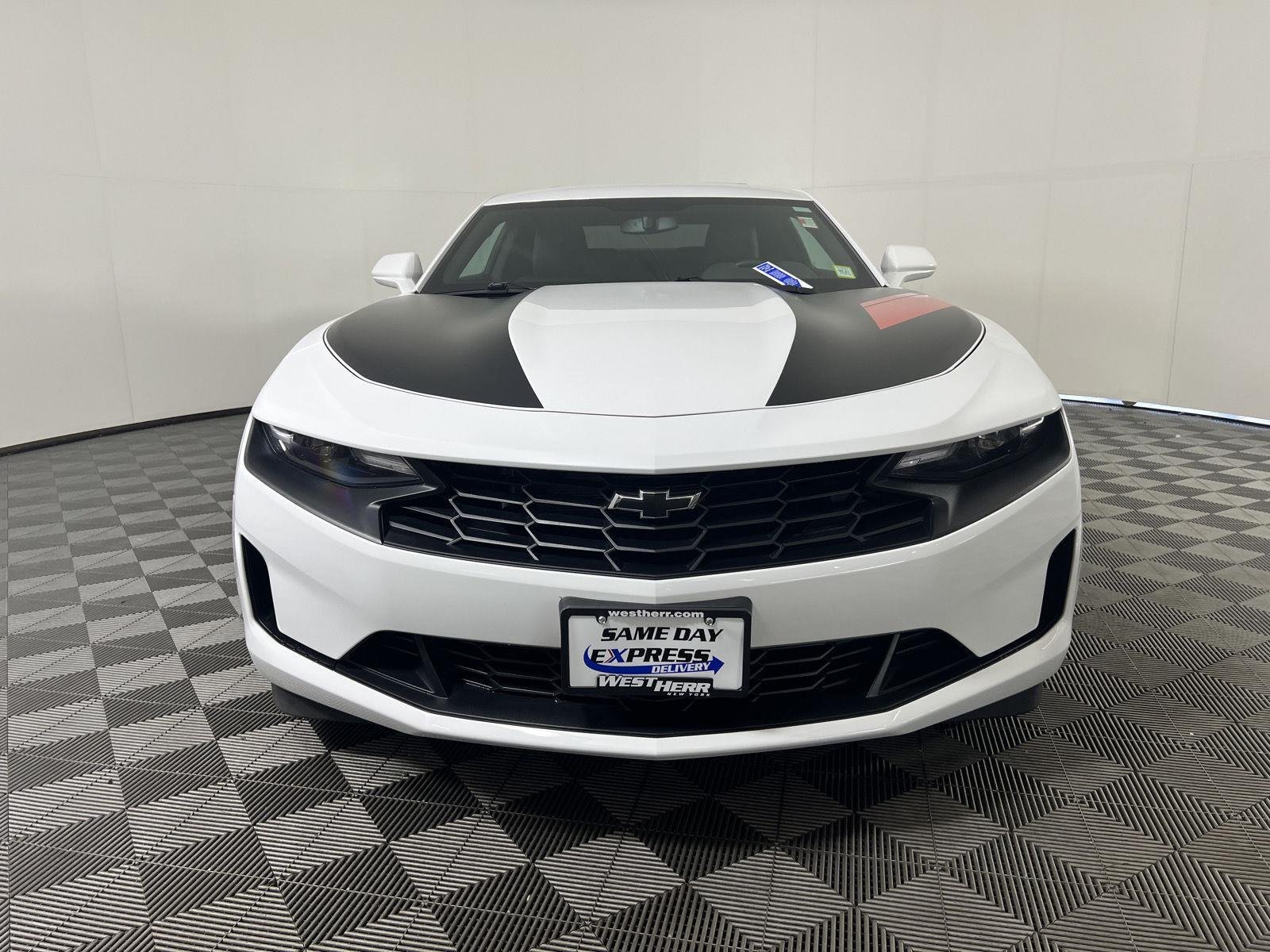 Used 2024 Summit White Chevrolet 2LT image 28