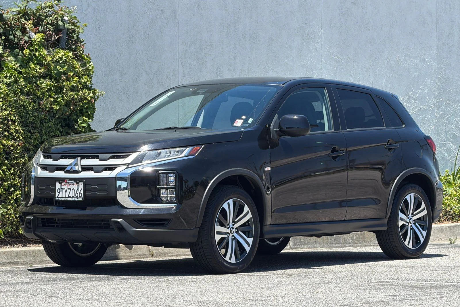 Used 2025 Black Mitsubishi 2.0 ES image 10